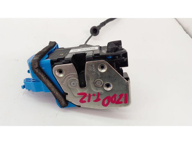 Recambio de cerradura puerta trasera izquierda para kia cee´d 1.6 crdi 136 cv referencia OEM IAM 81410A2400  