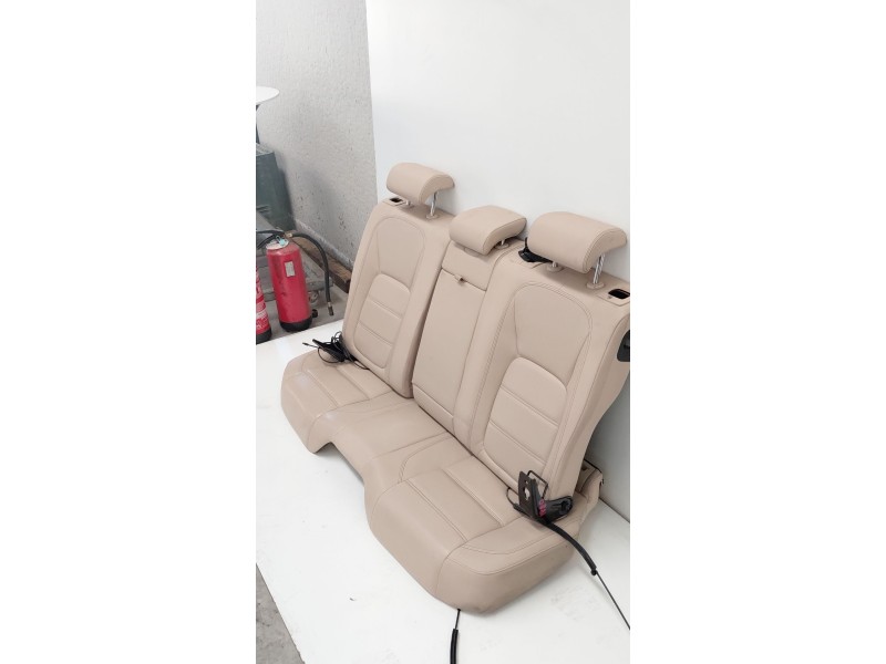 Recambio de asientos traseros para jaguar f-pace (x761) 2.0 td4 awd referencia OEM IAM   