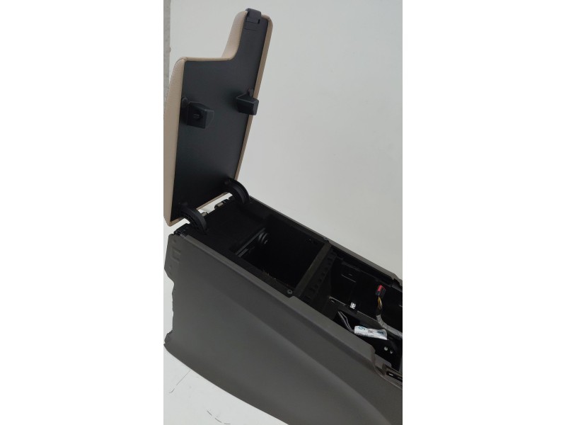 Recambio de apoyabrazos central para jaguar f-pace (x761) 2.0 td4 awd referencia OEM IAM   