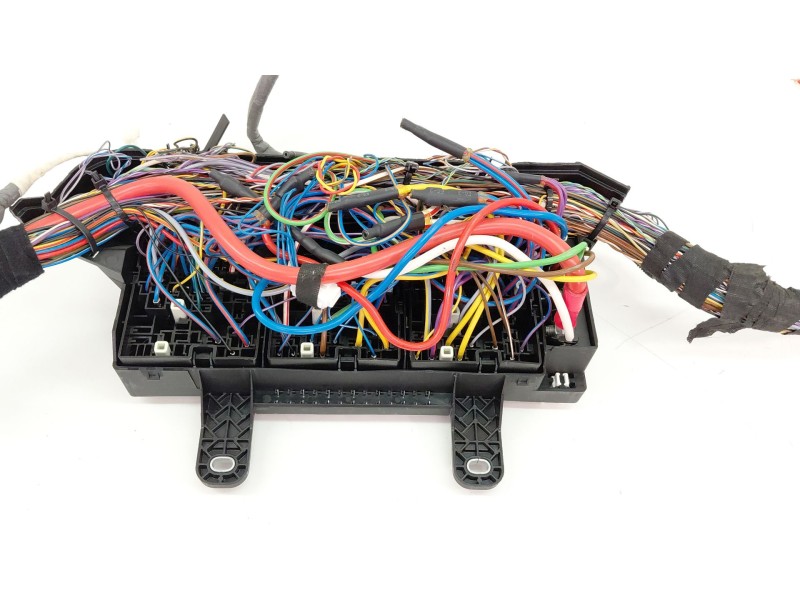 Recambio de caja reles / fusibles para jaguar f-pace (x761) 2.0 td4 awd referencia OEM IAM HK8314A067FA  