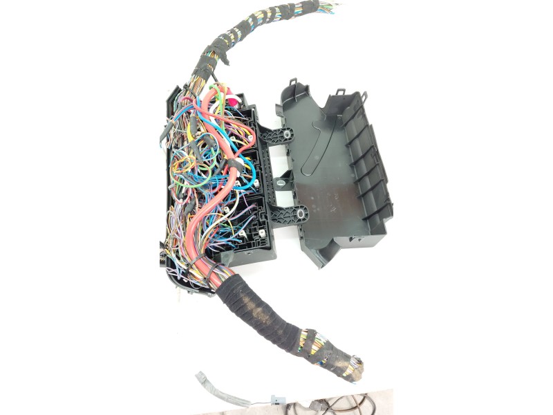 Recambio de caja reles / fusibles para jaguar f-pace (x761) 2.0 td4 awd referencia OEM IAM HK8314A067FA  