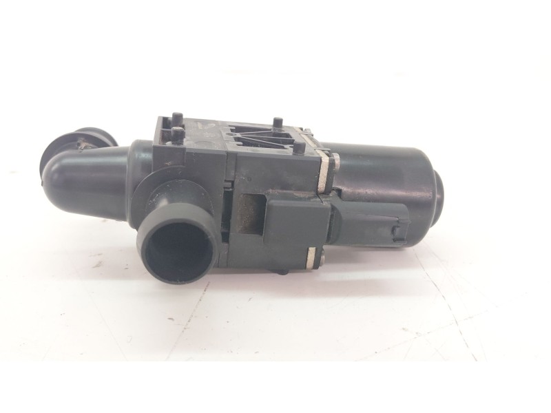 Recambio de bomba agua para jaguar i-pace (x590) ev400 awd referencia OEM IAM J9D318495AA  
							