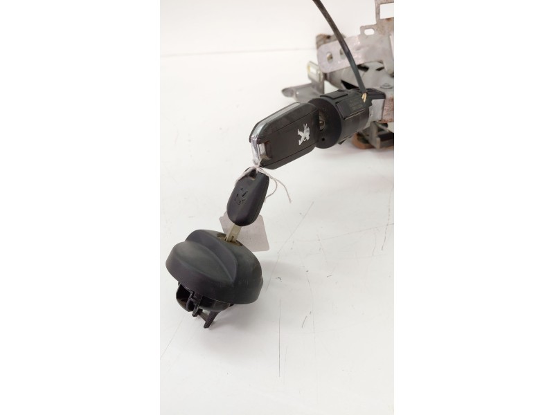 Recambio de columna direccion para peugeot 2008 (--.2013) 1.2 12v e-thp referencia OEM IAM 61NJZS1351742  