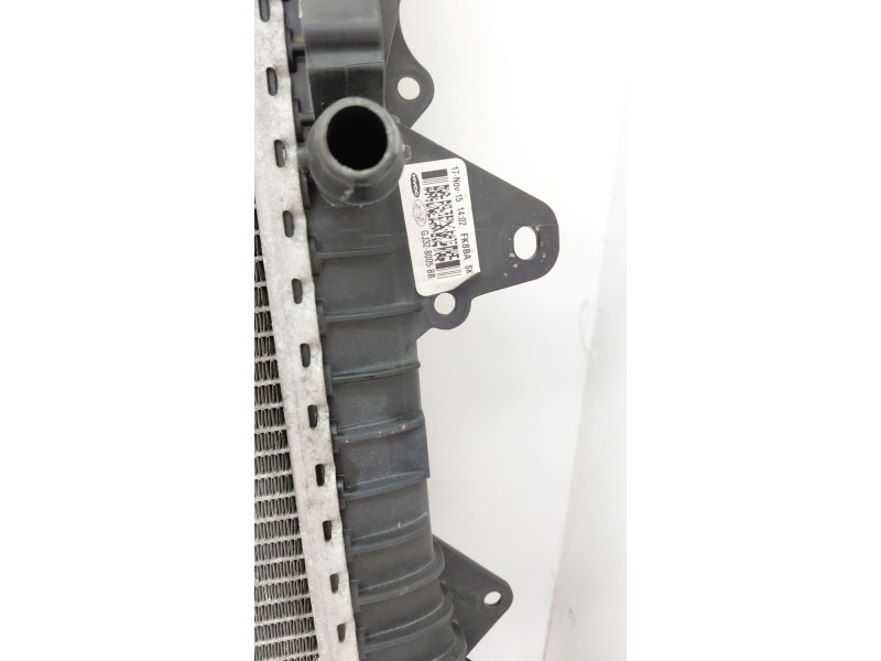 Recambio de radiador agua para land rover evoque 2.0 td4 cat referencia OEM IAM GJ328005BB  