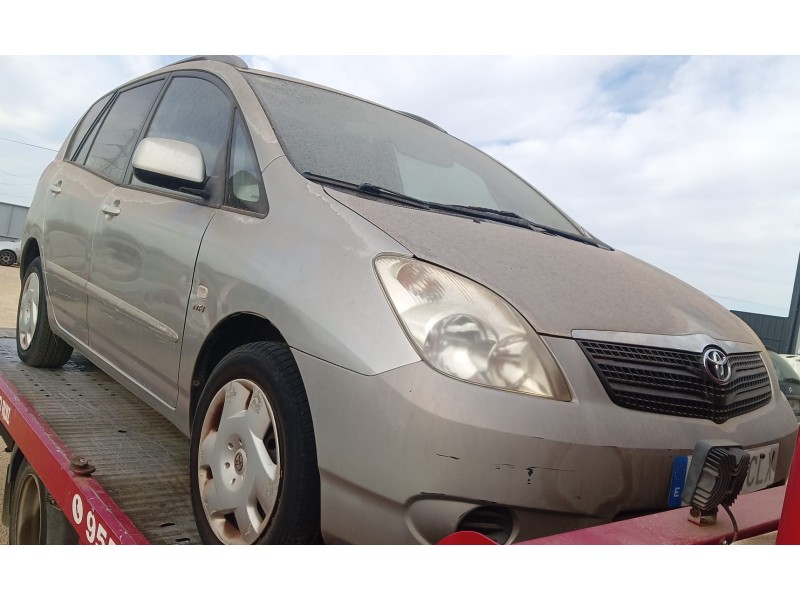 toyota corolla verso (_e12_) del año 2003