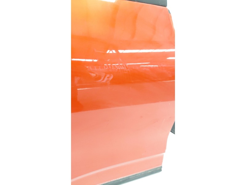 Recambio de puerta trasera derecha para renault clio v referencia OEM IAM   