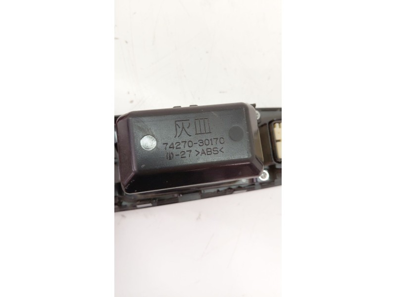 Recambio de mando elevalunas trasero derecho para lexus gs 450h referencia OEM IAM 7427030170  