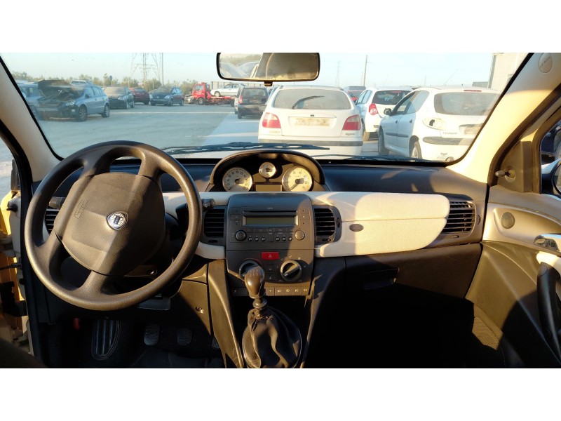 lancia ypsilon (843_) del año 2006
							