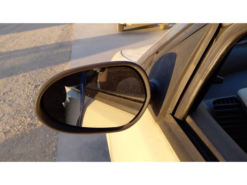 Recambio de retrovisor izquierdo para lancia ypsilon (843_) 1.2 (843.axa1a) referencia OEM IAM   
							