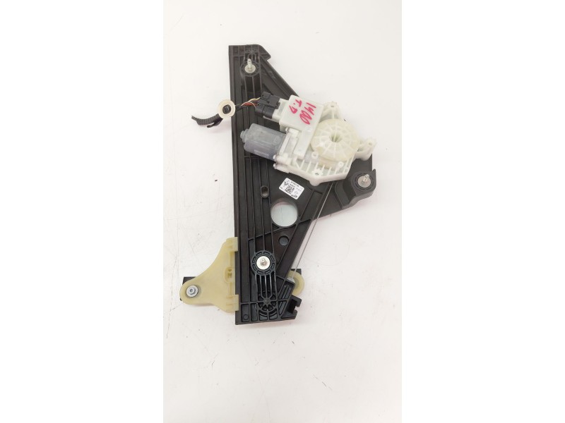 Recambio de elevalunas trasero derecho para renault clio v referencia OEM IAM 827209773R  