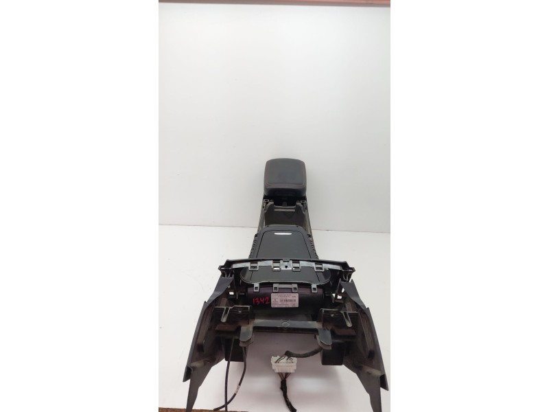Recambio de apoyabrazos central para mercedes-benz clase cla (w117) cla 220 cdi (117.303) referencia OEM IAM   
							