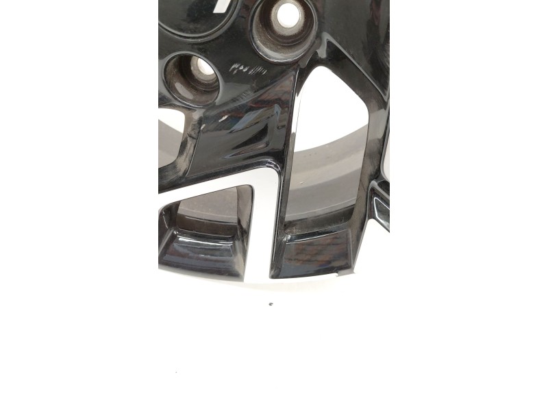 Recambio de llanta para kia xceed hybrid referencia OEM IAM   