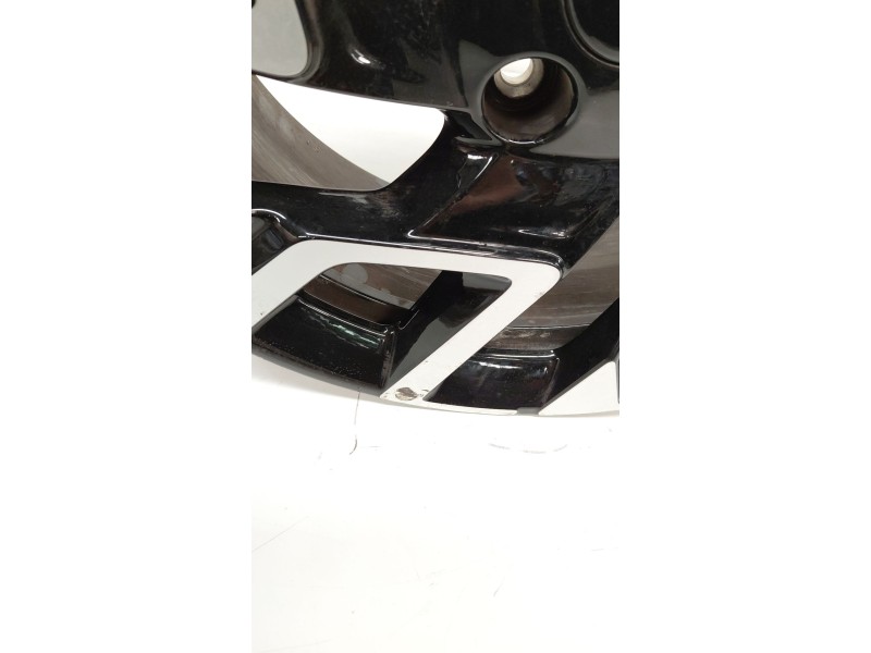 Recambio de llanta para kia xceed hybrid referencia OEM IAM   