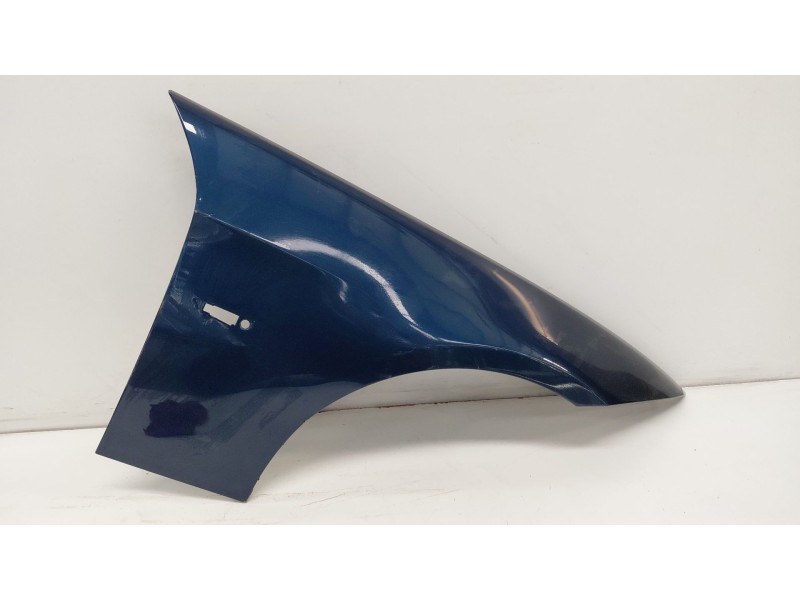 Recambio de aleta delantera derecha para bmw serie 3 berlina (e90) 318d 122 cv referencia OEM IAM   
							