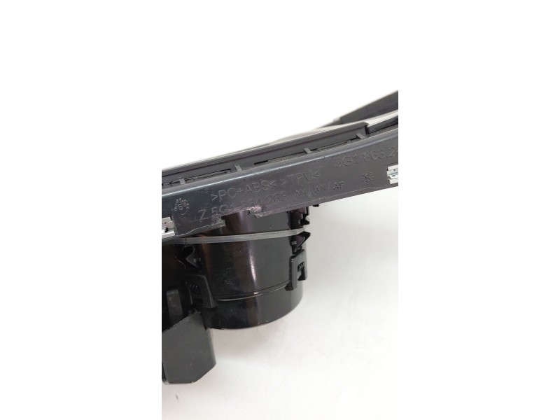 Recambio de consola central para volkswagen golf vii lim. (5g1) advance bluemotion referencia OEM IAM 5G1863245F  