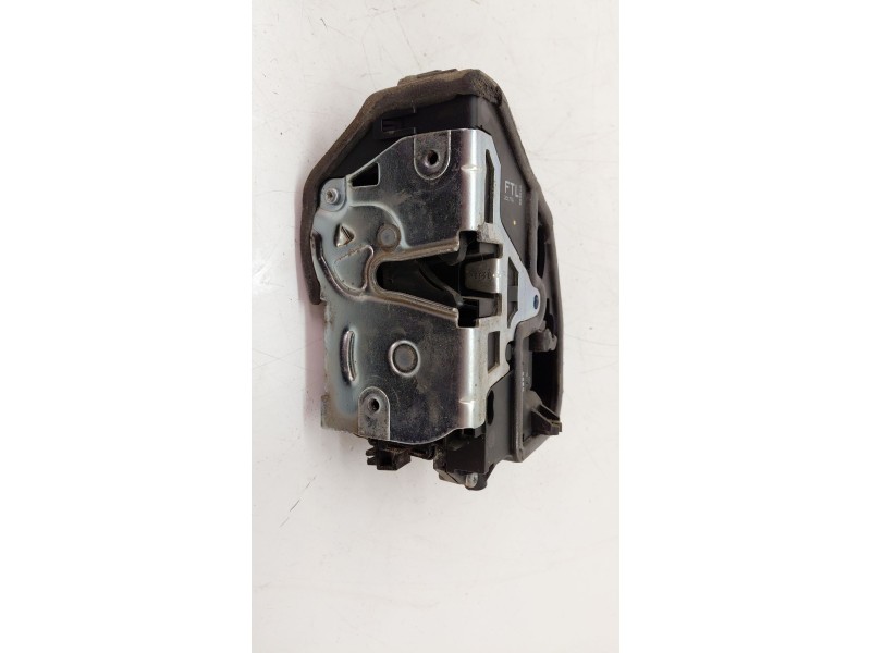 Recambio de cerradura puerta delantera izquierda para bmw serie 3 berlina (e90) 318d 122 cv referencia OEM IAM   