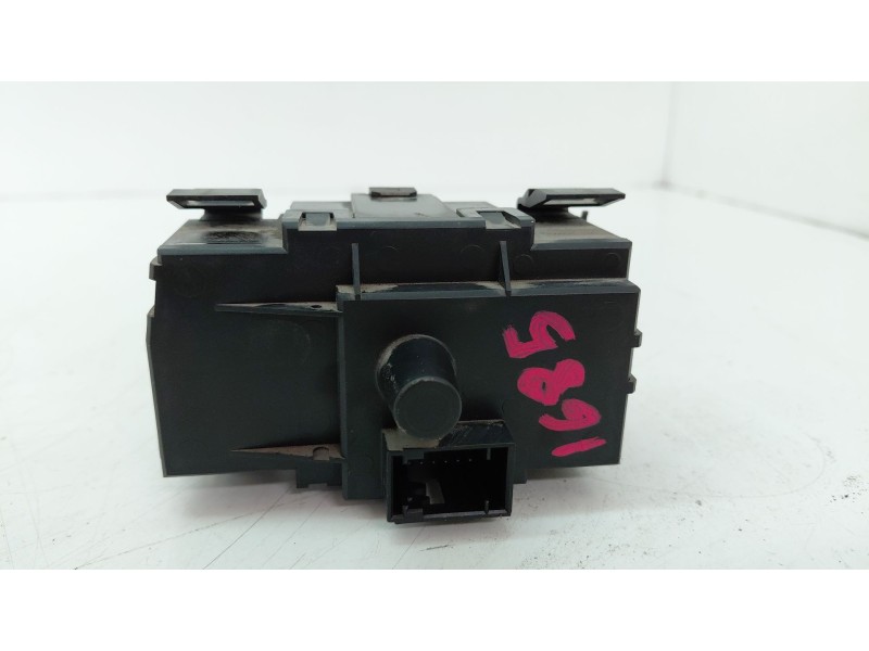 Recambio de mando luces para bmw serie 3 berlina (e90) 318d 122 cv referencia OEM IAM 693279402  
							
