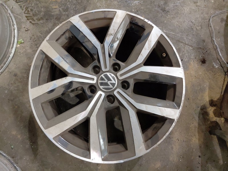 Recambio de llanta para volkswagen passat variant (cb5) 2.0 tdi referencia OEM IAM   
							