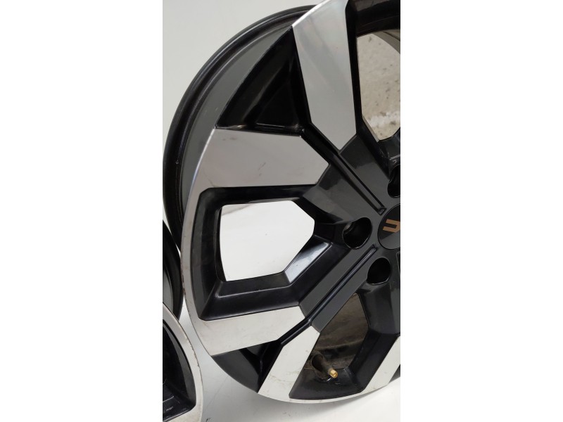 Recambio de juego llantas para dacia duster (pym/pyn) duster referencia OEM IAM   
							