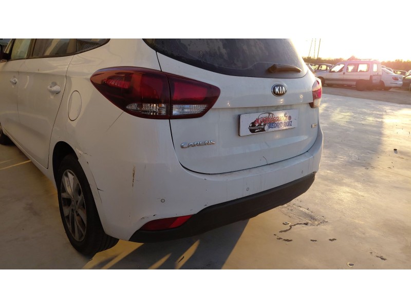 Recambio de paragolpes trasero para kia carens iv 1.7 crdi referencia OEM IAM   
							