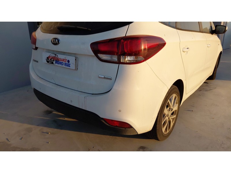 Recambio de paragolpes trasero para kia carens iv 1.7 crdi referencia OEM IAM   