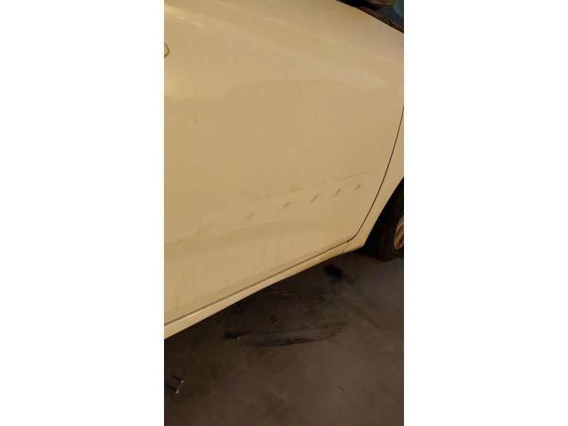 Recambio de puerta delantera derecha para kia carens iv 1.7 crdi referencia OEM IAM   