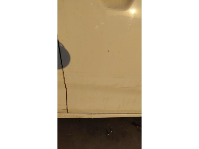 Recambio de puerta delantera derecha para kia carens iv 1.7 crdi referencia OEM IAM   