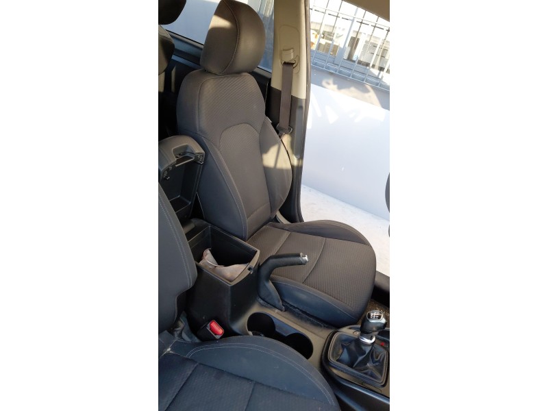 Recambio de asiento delantero izquierdo para kia carens iv 1.7 crdi referencia OEM IAM   