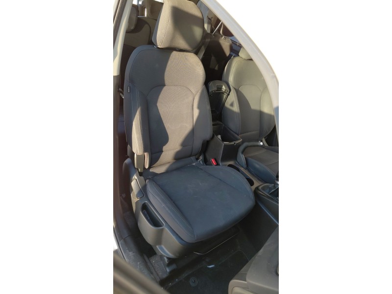 Recambio de asiento delantero derecho para kia carens iv 1.7 crdi referencia OEM IAM   
							