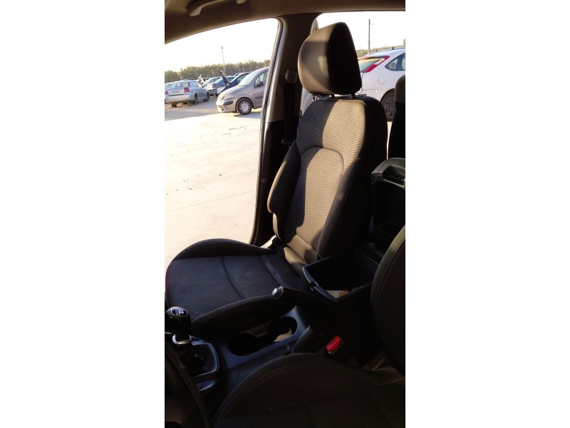 Recambio de asiento delantero derecho para kia carens iv 1.7 crdi referencia OEM IAM   
							