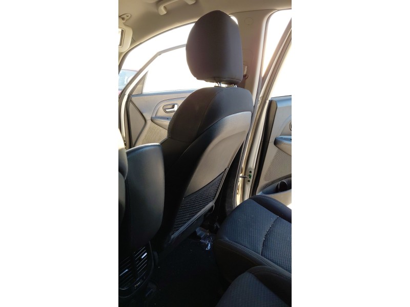 Recambio de asiento delantero derecho para kia carens iv 1.7 crdi referencia OEM IAM   
							