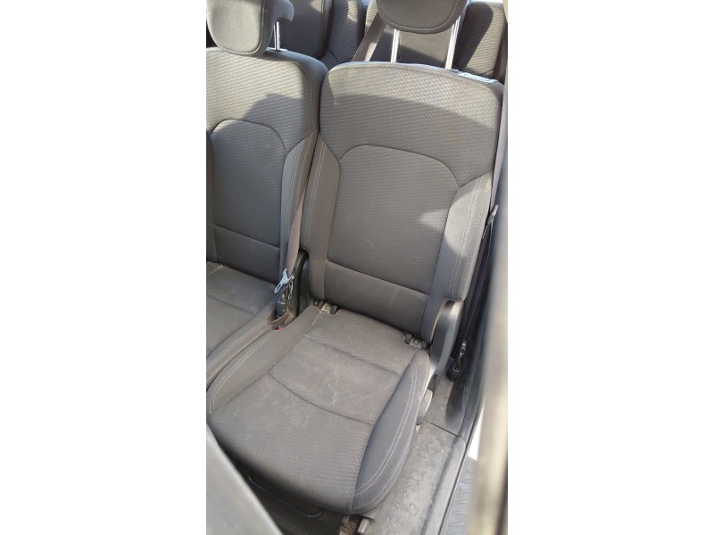 Recambio de asientos trasero izquierdo para kia carens iv 1.7 crdi referencia OEM IAM   