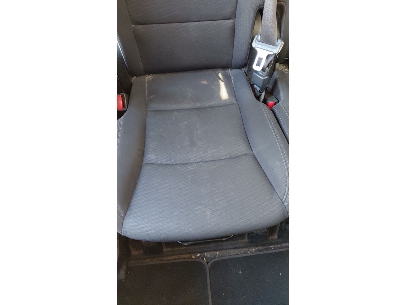 Recambio de asiento trasero medio para kia carens iv 1.7 crdi referencia OEM IAM   
							