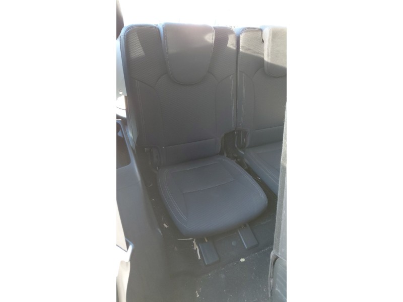Recambio de asiento tercera fila para kia carens iv 1.7 crdi referencia OEM IAM   
							