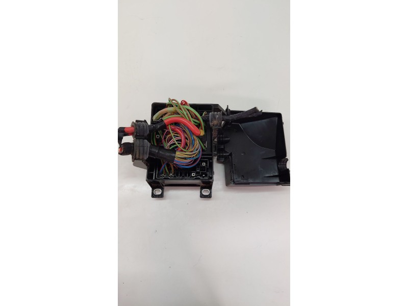 Recambio de caja reles / fusibles para jaguar i-pace (x590) ev400 awd referencia OEM IAM J9D314A076BA  