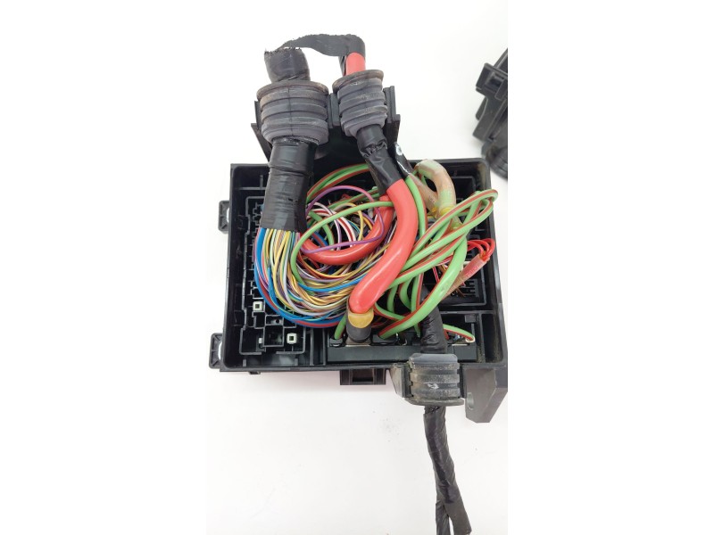 Recambio de caja reles / fusibles para jaguar i-pace (x590) ev400 awd referencia OEM IAM J9D314A076BA  