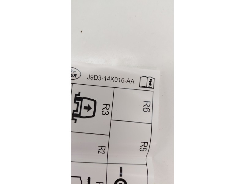 Recambio de caja reles / fusibles para jaguar i-pace (x590) ev400 awd referencia OEM IAM J9D314K016AA  