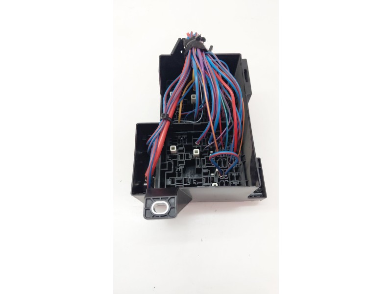 Recambio de caja reles / fusibles para jaguar i-pace (x590) ev400 awd referencia OEM IAM J9D314K016AA  
							