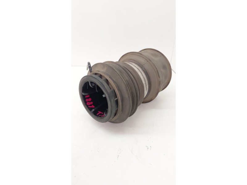 Recambio de acumulador central amortiguacion para jaguar i-pace (x590) ev400 awd referencia OEM IAM J8A25580AC  
							