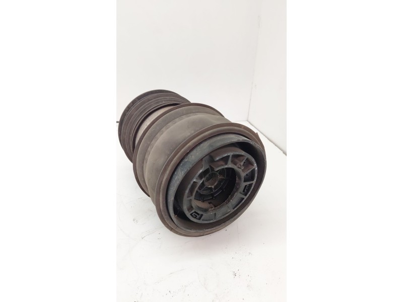 Recambio de acumulador central amortiguacion para jaguar i-pace (x590) ev400 awd referencia OEM IAM J8A25587AC  
							