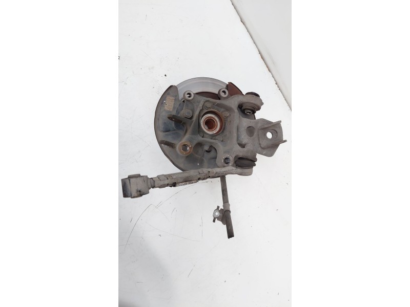 Recambio de mangueta trasera derecha para toyota rav 4 iii (_a3_) 2.2 d 4wd (ala30_) referencia OEM IAM   