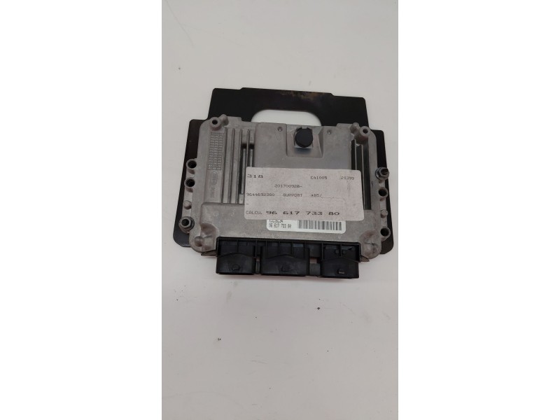 Recambio de centralita motor uce para citroën c4 coupé (la_) 1.6 hdi referencia OEM IAM 9661773380  
							