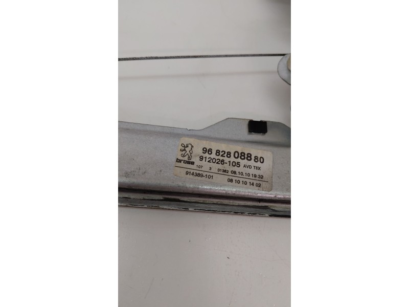 Recambio de elevalunas delantero derecho para peugeot 5008 (0u_, 0e_) 1.6 hdi referencia OEM IAM 9682808880  