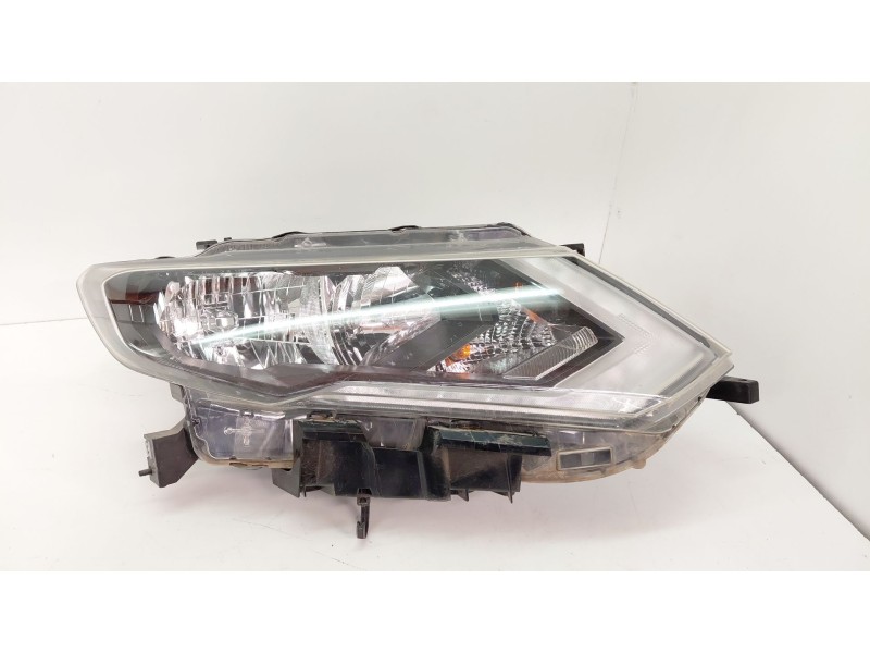 Recambio de faro derecho para nissan x-trail iii (t32_, t32r, t32rr) 1.6 dci (t32) referencia OEM IAM 9922681017  
