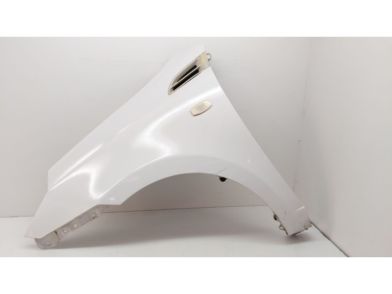 Recambio de aleta delantera izquierda para chevrolet aveo hatchback (t300) 1.4 referencia OEM IAM   