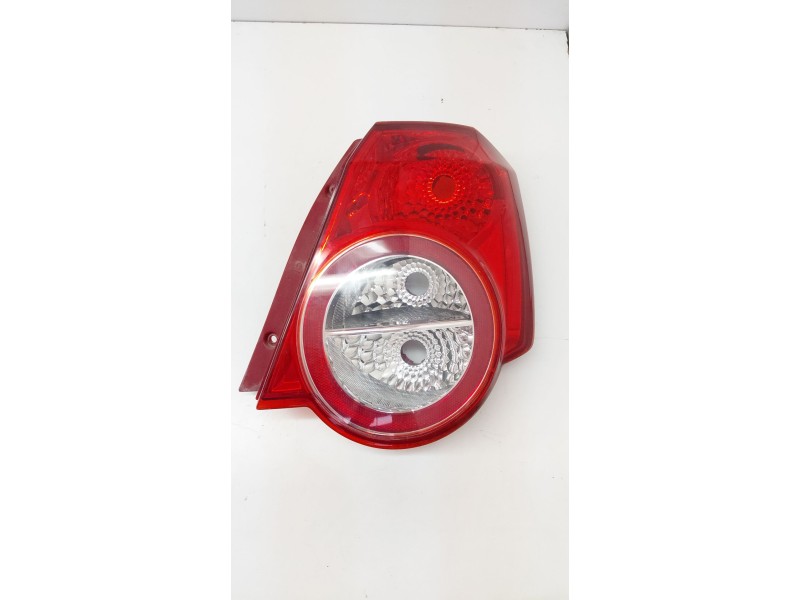 Recambio de piloto trasero derecho para chevrolet aveo hatchback (t300) 1.4 referencia OEM IAM   
							