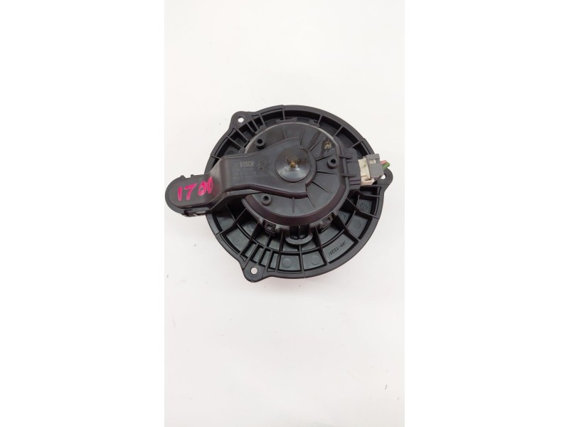 Recambio de motor calefaccion para kia cee´d 1.6 crdi 136 cv referencia OEM IAM F00S3B2474  
							