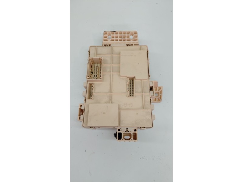 Recambio de caja reles / fusibles para kia cee´d 1.6 crdi 136 cv referencia OEM IAM 91950A213013  
							