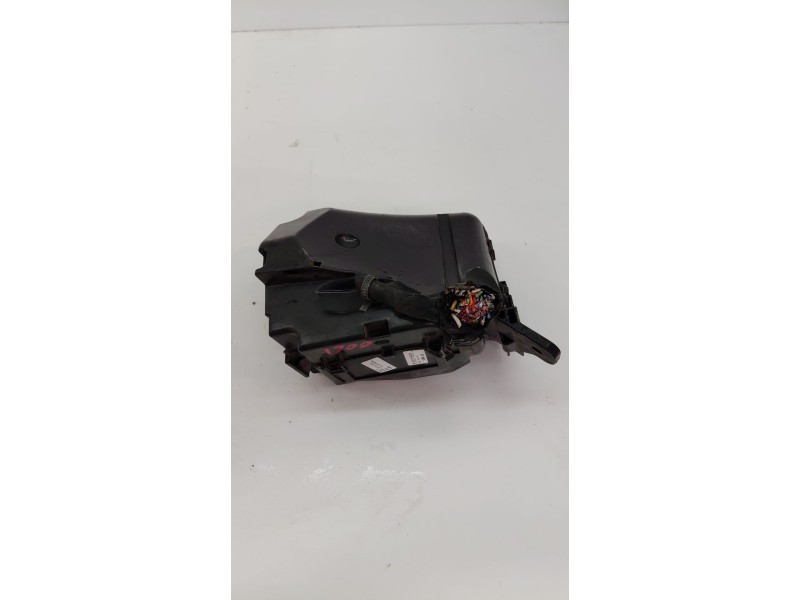 Recambio de caja reles / fusibles para kia cee´d 1.6 crdi 136 cv referencia OEM IAM 919503X510  