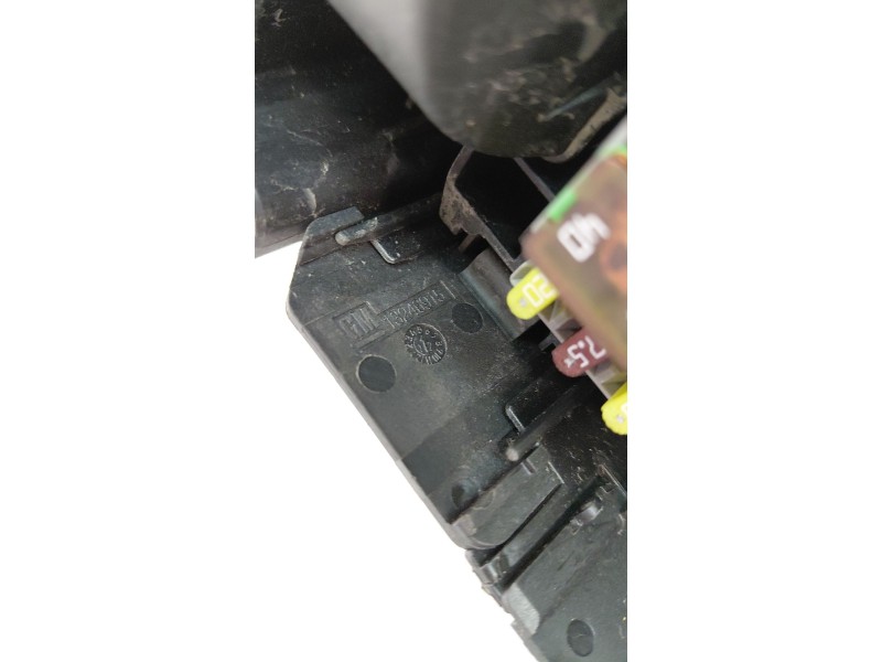 Recambio de caja reles / fusibles para opel meriva b monospace (s10) 1.3 cdti (75) referencia OEM IAM 13246915  
